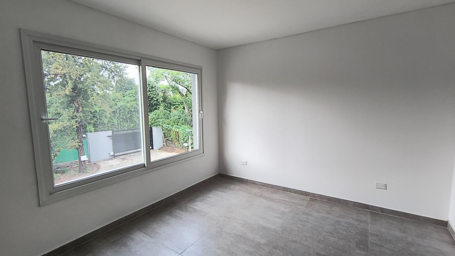 Depto Tipo Casa 3 ambientes con 2 baños