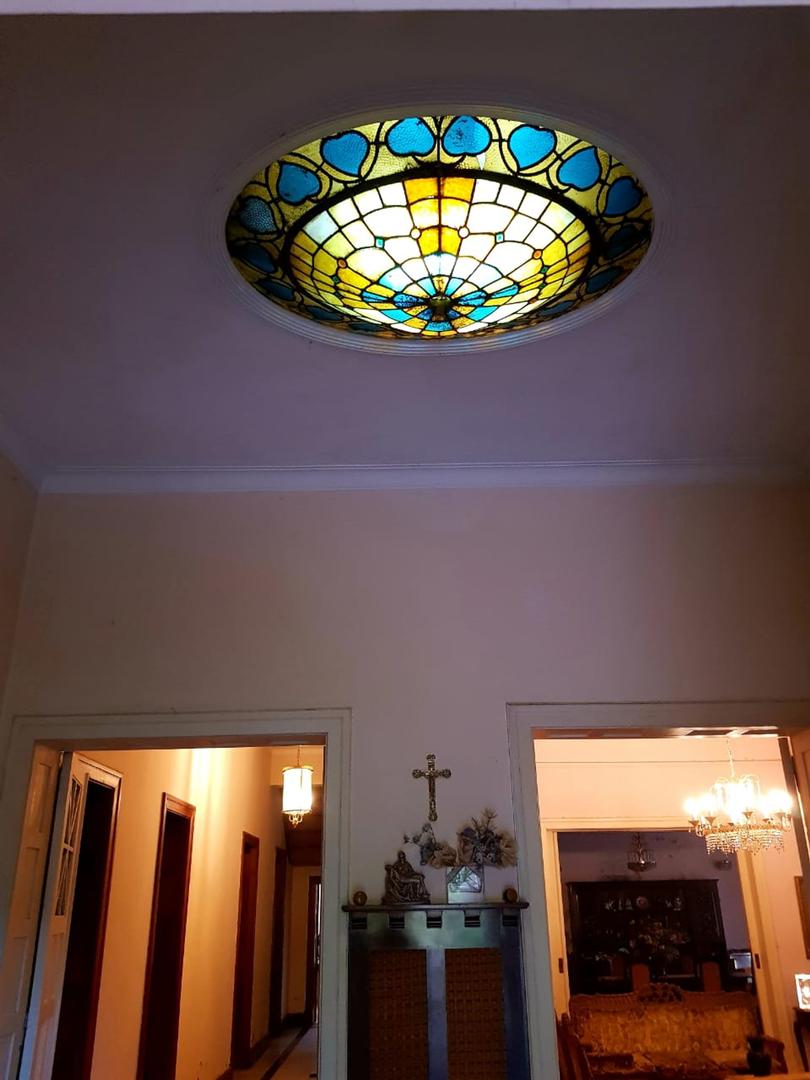 Casa en Alquiler con 4 cocheras