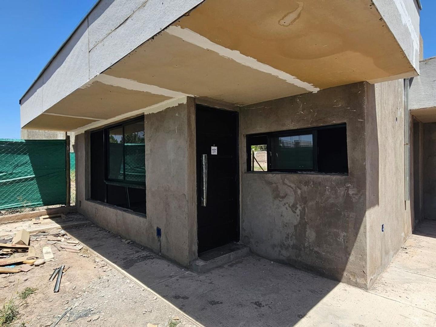 VENTA CASA EN CONSTR5UCCIÓN AL 87% EN MAIPÚ