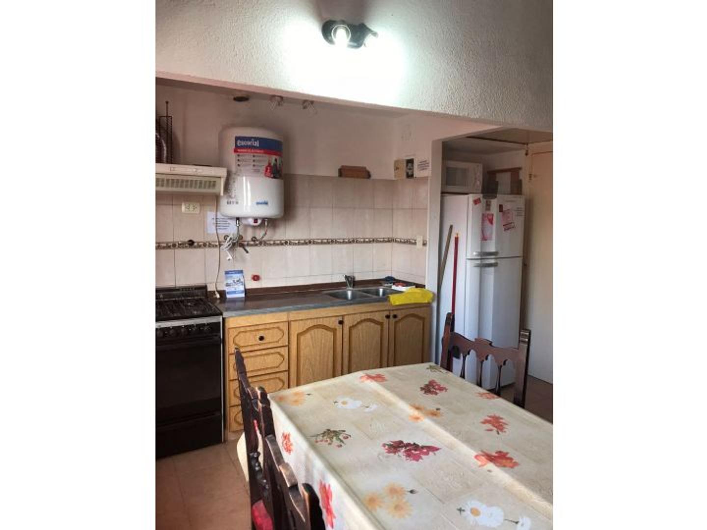 calle 18 540 , Piso 1