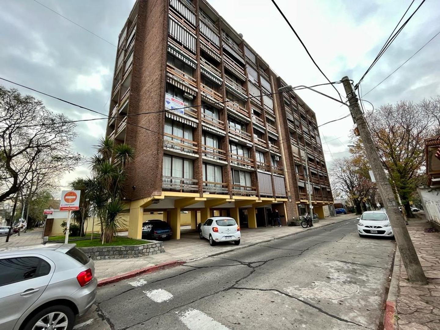 Monoambiente divisible con cochera