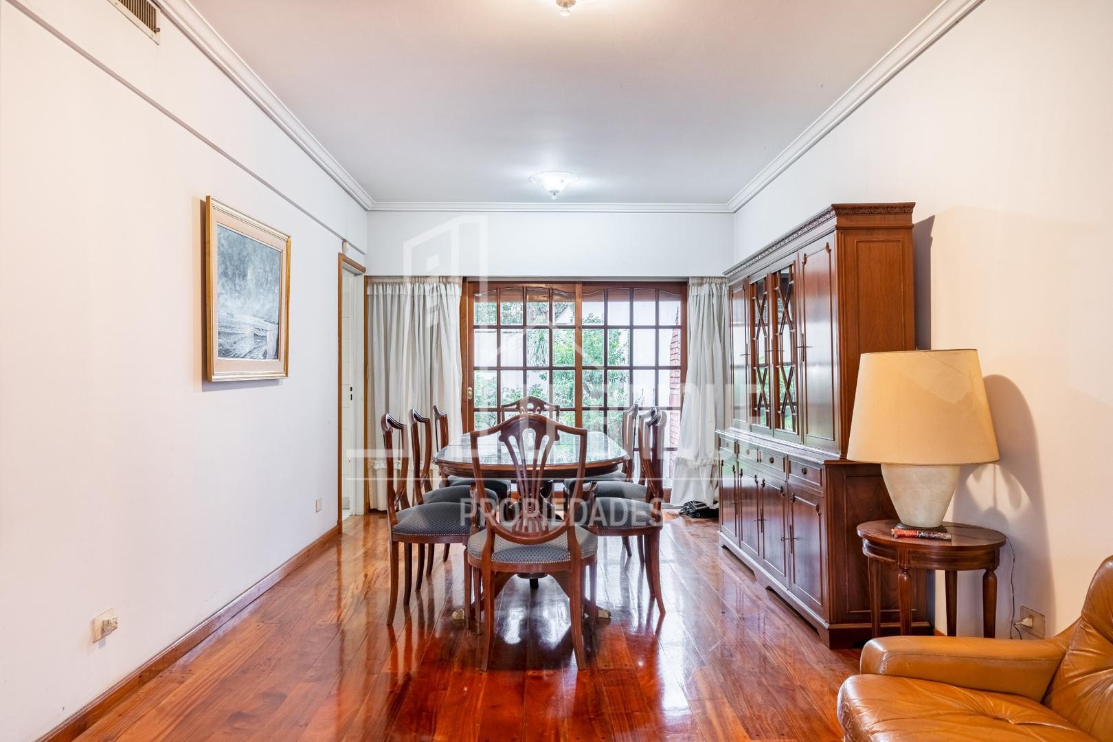 Casa 5 ambientes con 3 baños