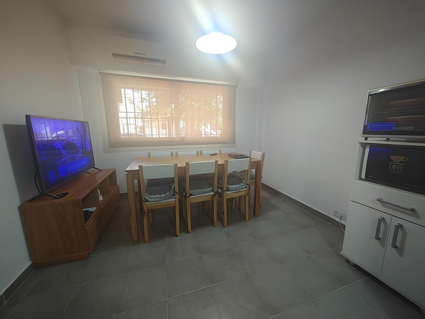 Casa en Venta con 4 cocheras