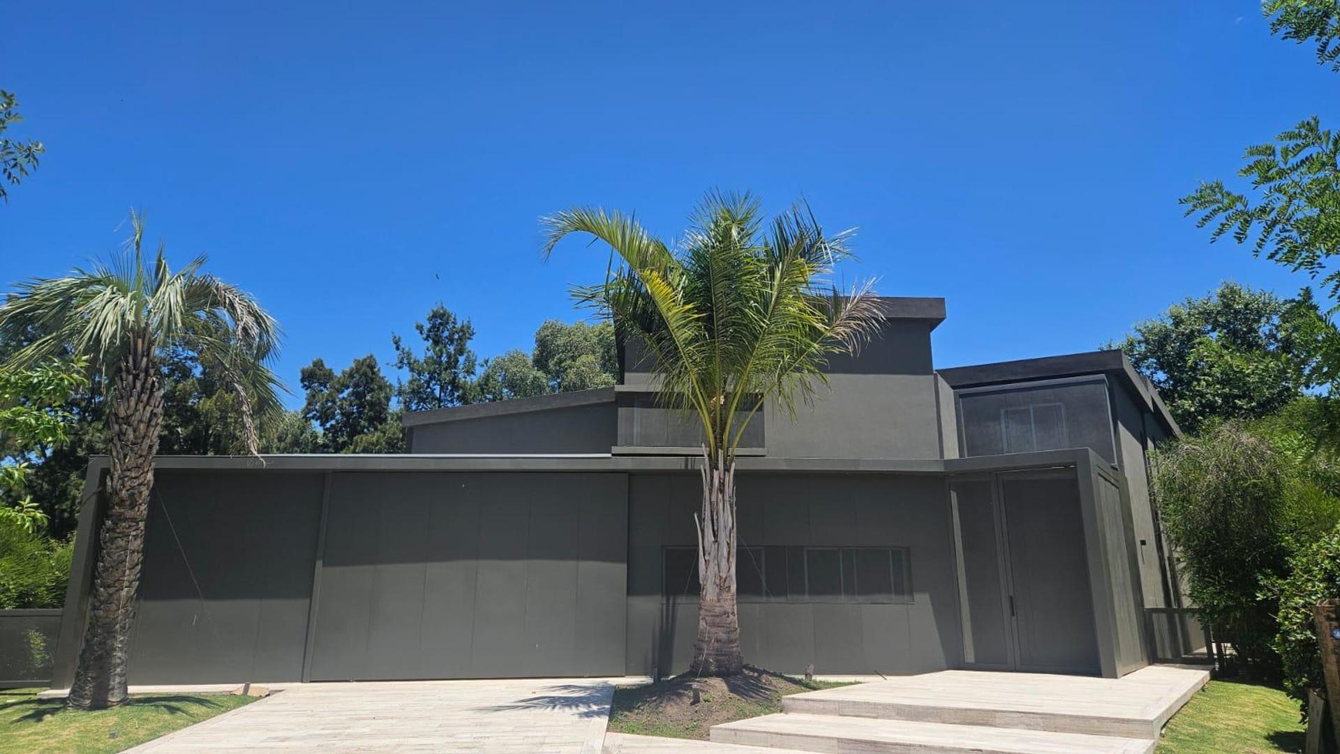 Imponente Casa en Venta en Barrio Los Castores, Nordelta