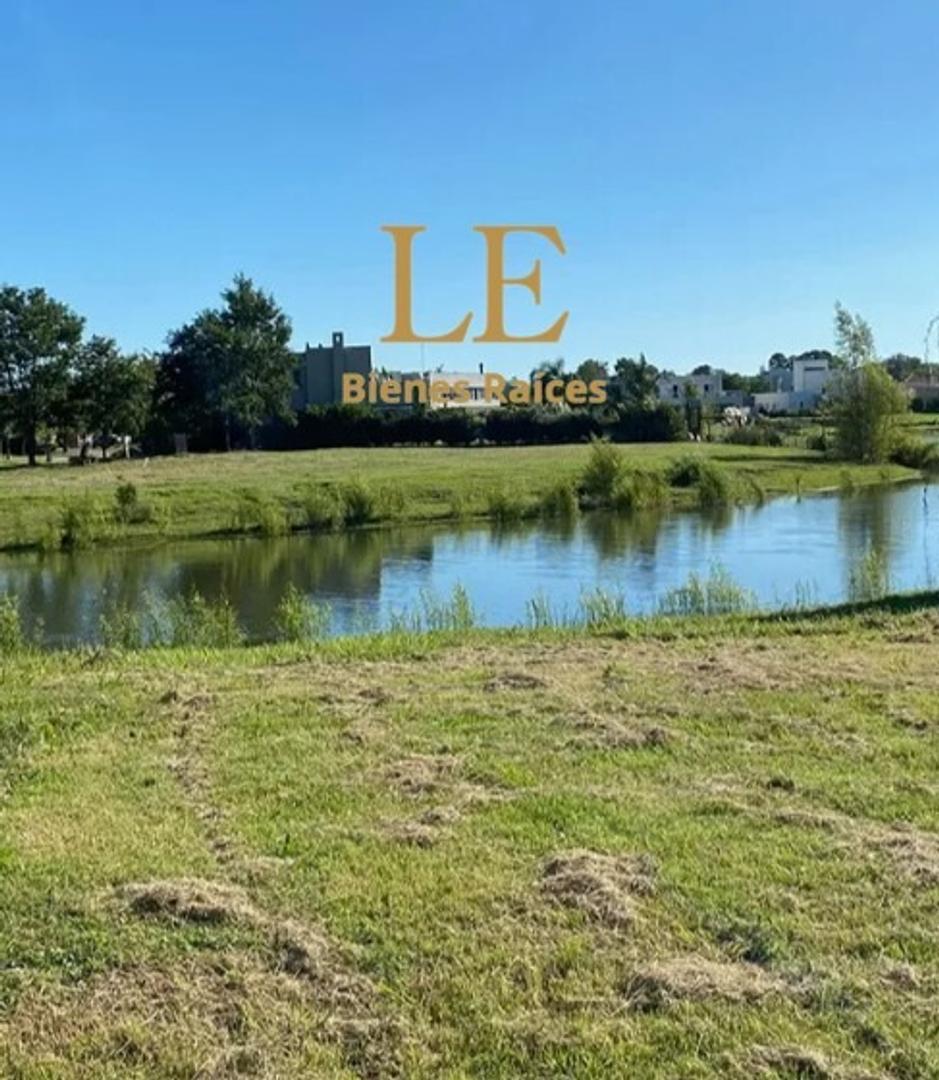 Terreno en Venta de 941,0 m2