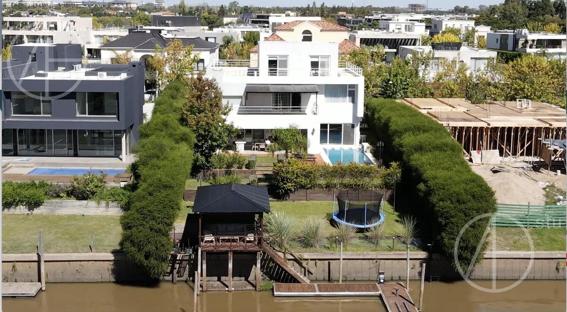 Casa a la venta en barrio El Yacht de Nordelta a estrenar