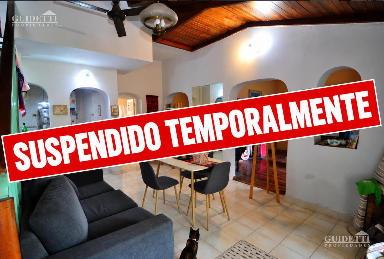 Venta Casa con jardín al frente Garage -  metros de Plaza Mackenna-  Saavedra