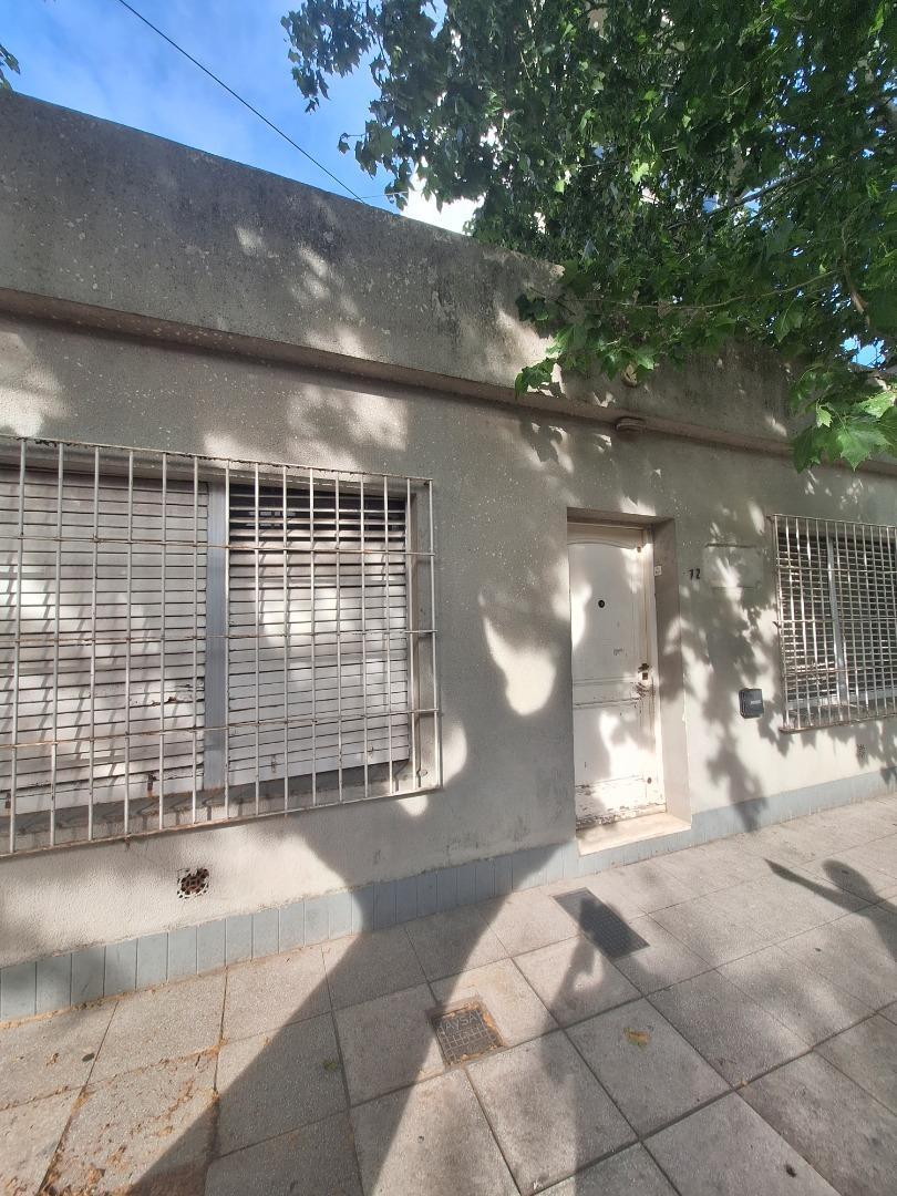 Venta casa Quilmes. Ideal emprendimiento.