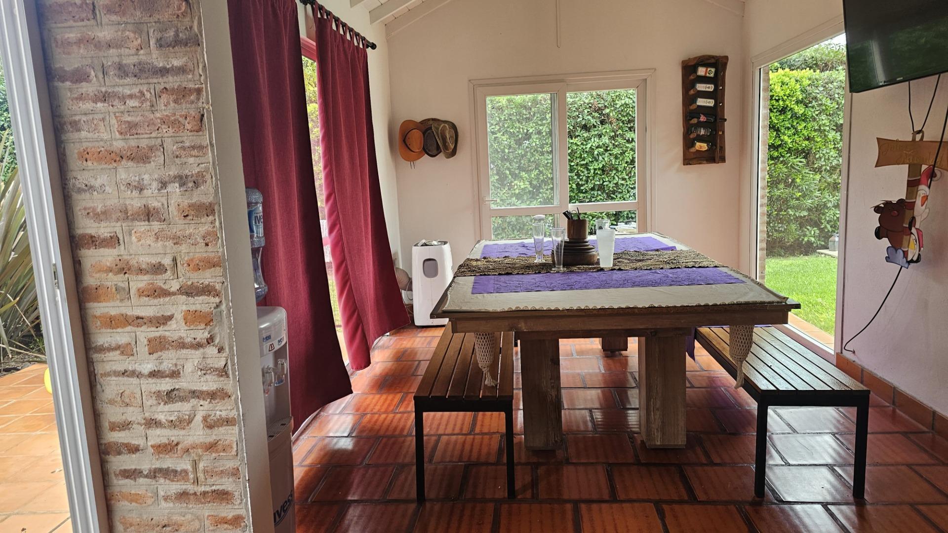 Casa en Venta con 2 cocheras