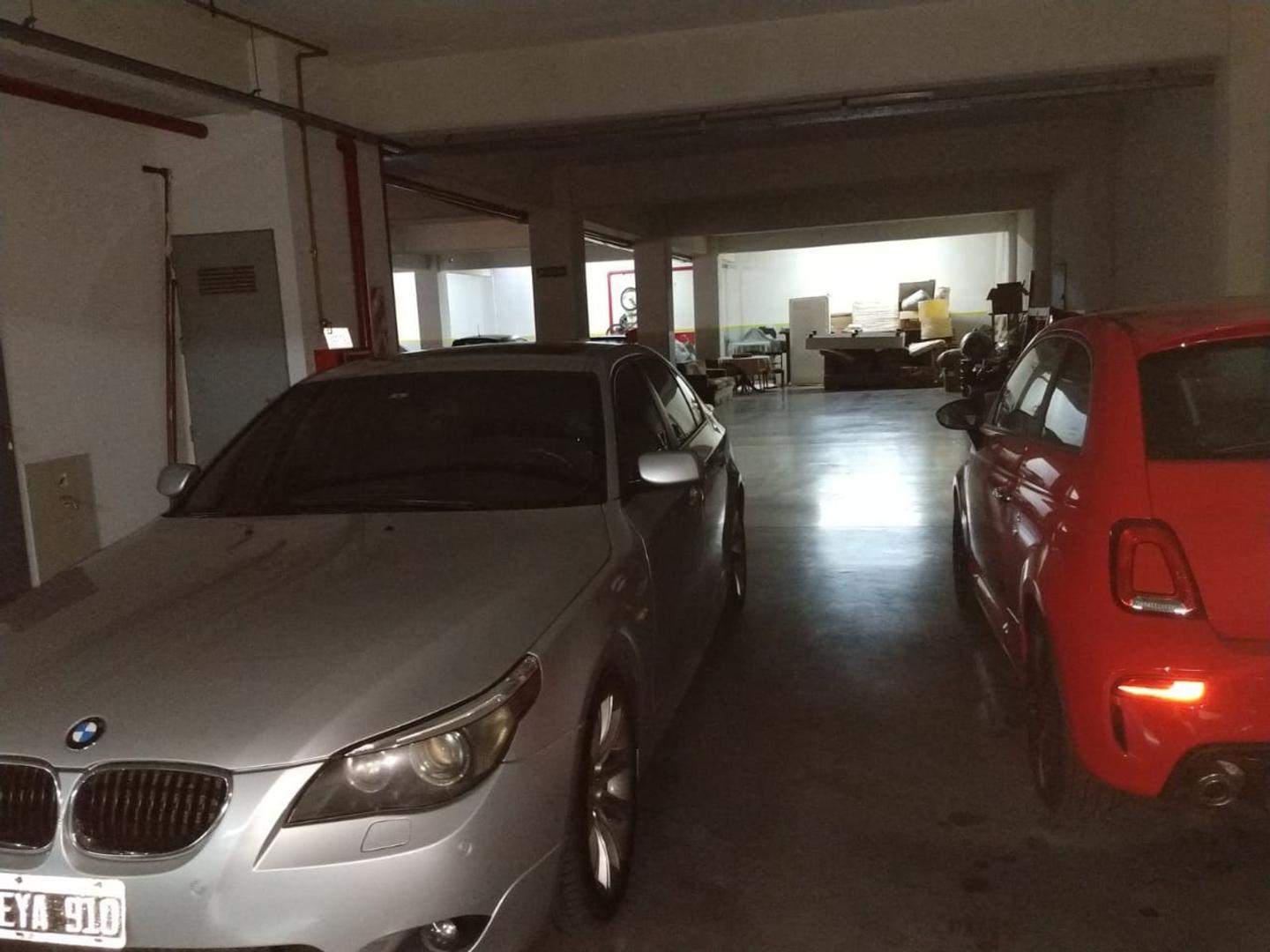 Gran edificio de oficinas. Detalles de categoría.