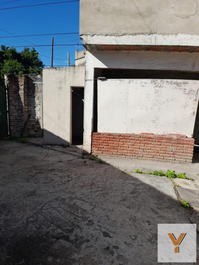 Casa en venta - 3 Dormitorios 4 Baños - 200Mts2 - Caseros
