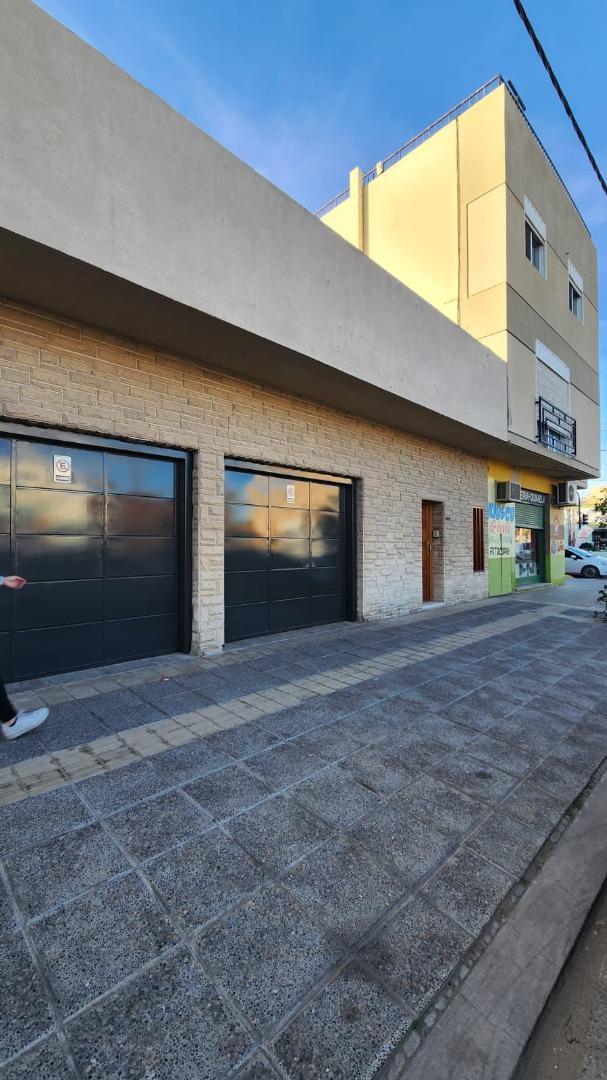 Casa en Alquiler en Área Centro Oeste, $ 3.500.000