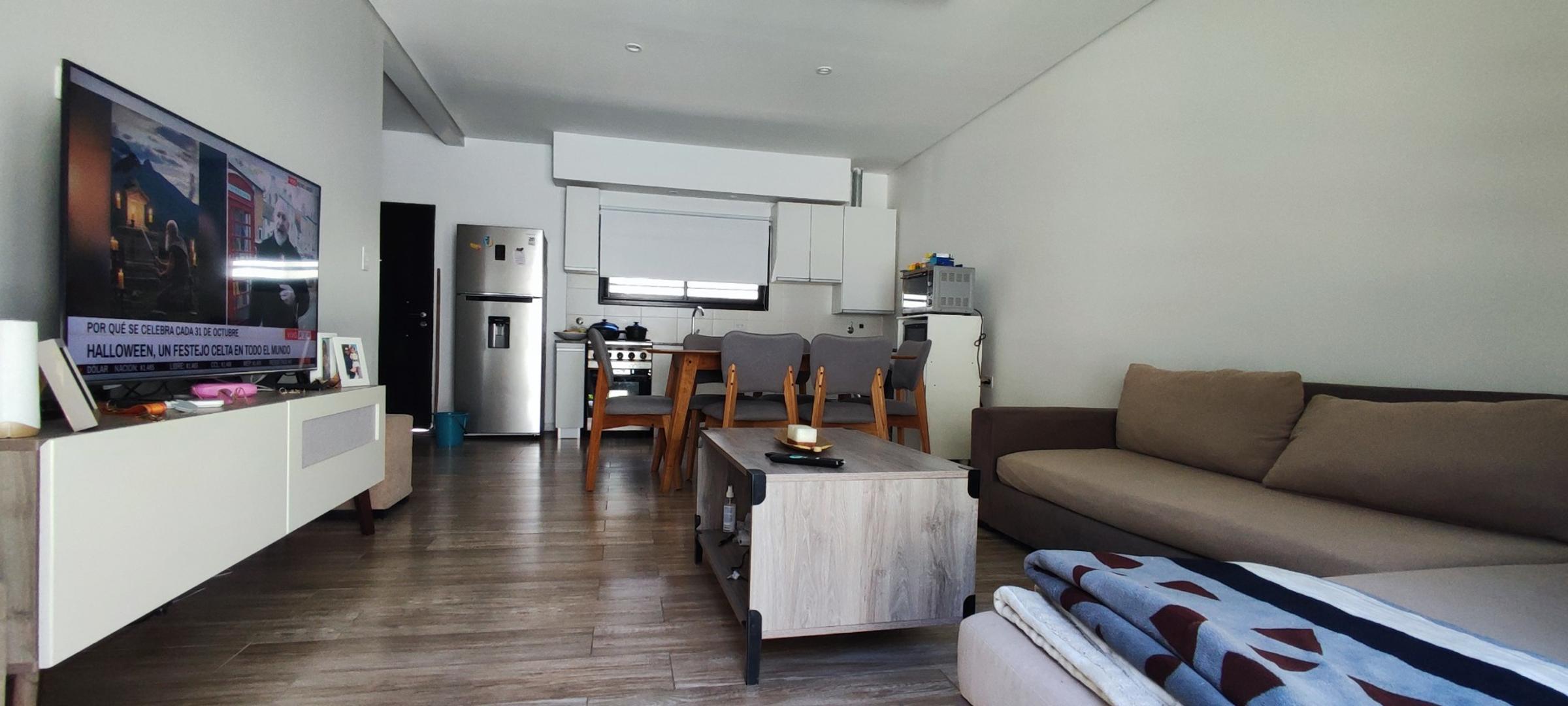 AMPLIO 2 Ambientes con jardín y pileta!