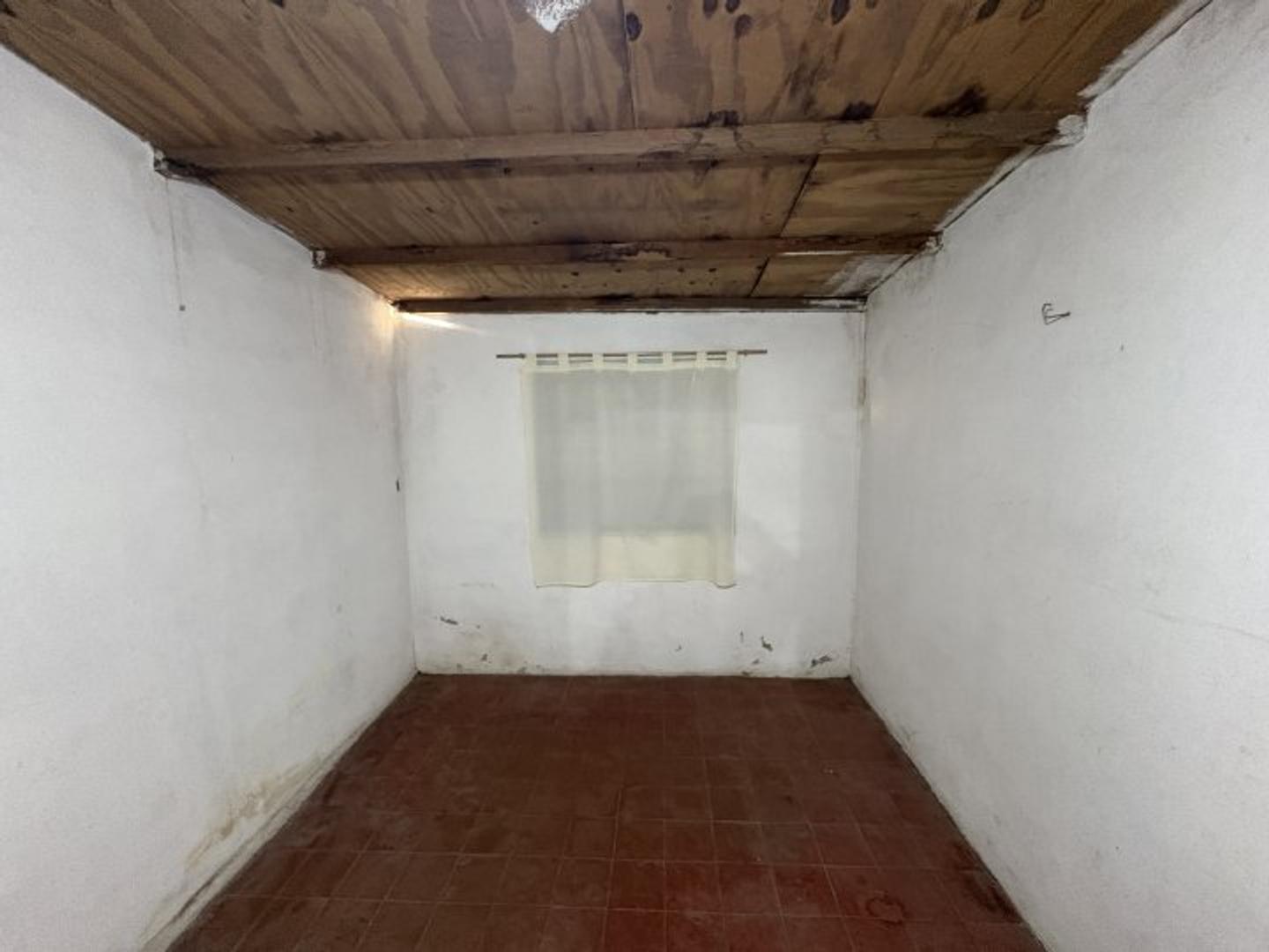 Casa 4 ambientes con 1 baño