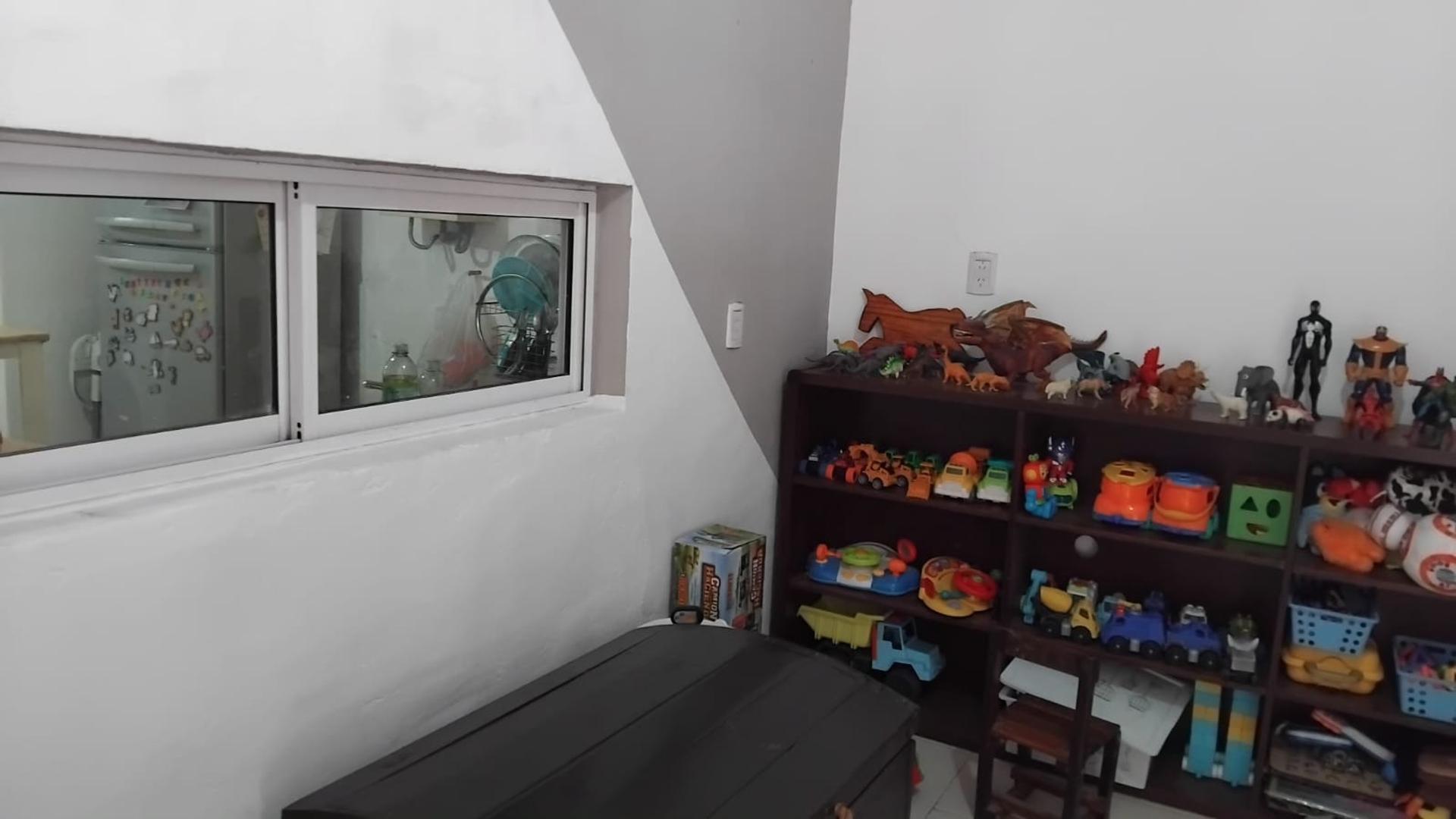 Casa 3 ambientes con 1 baño