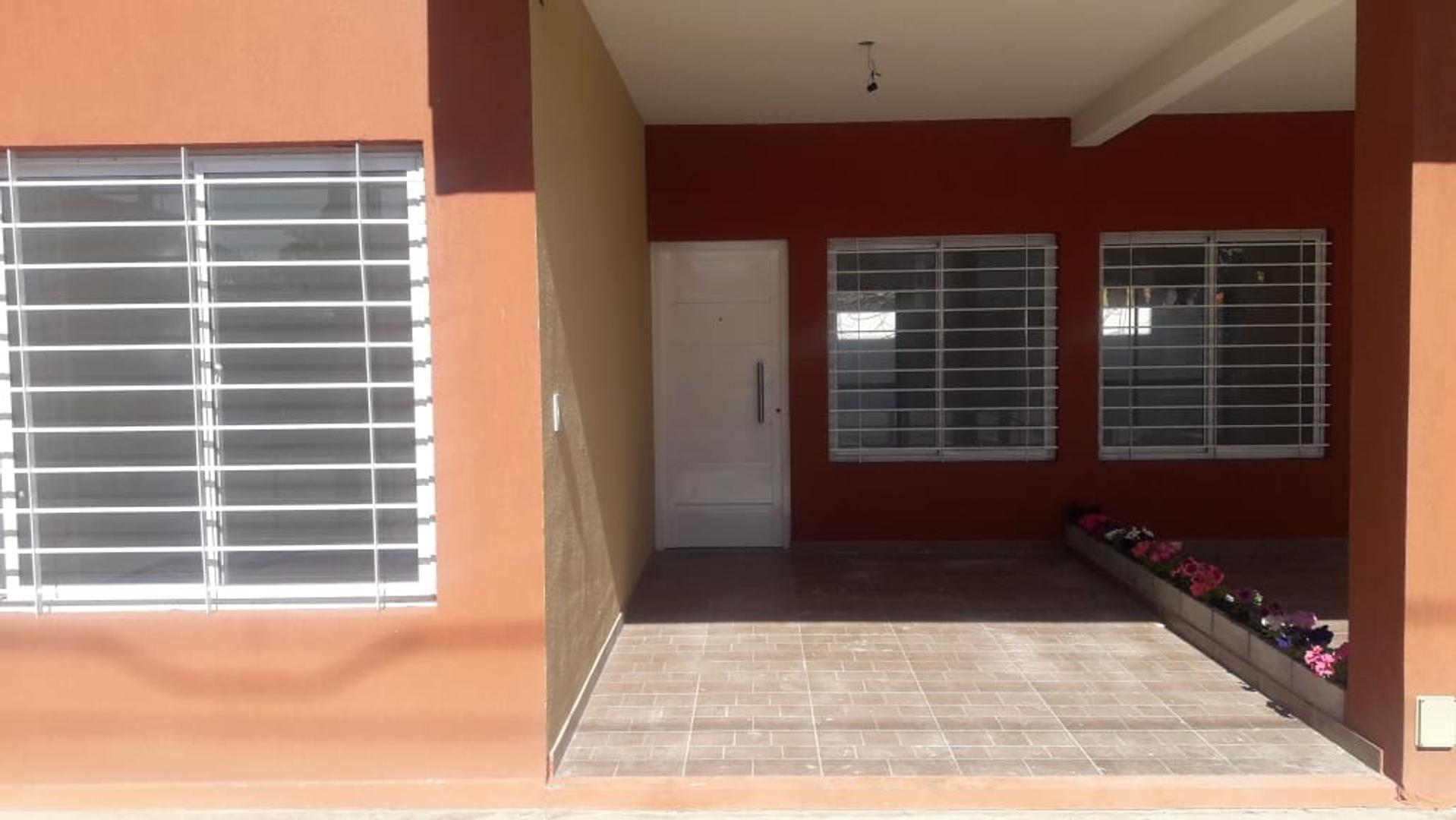 Calle 15 1100 , Piso PB