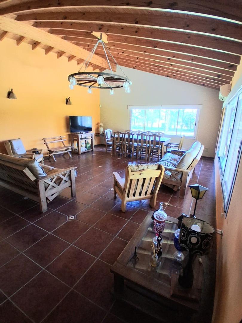 Casa en Venta con 5 cocheras