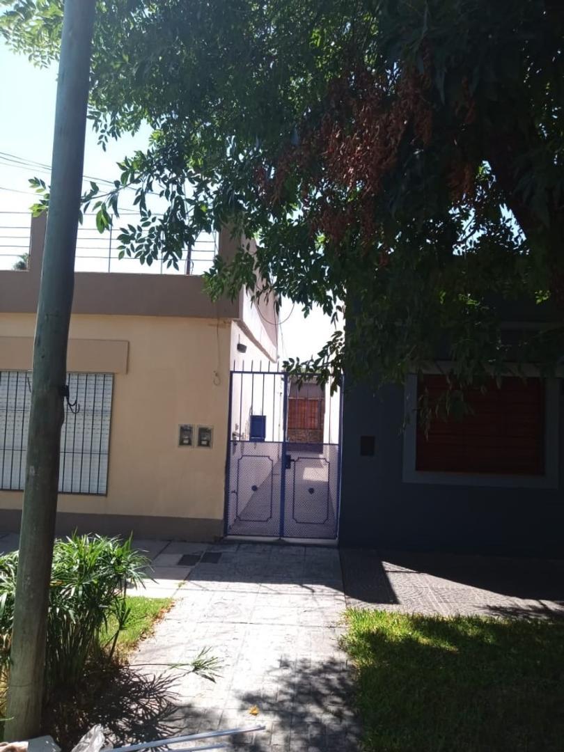 EXCELENTE PH AL FONDO DE 3 AMBIENTES Y PATIO