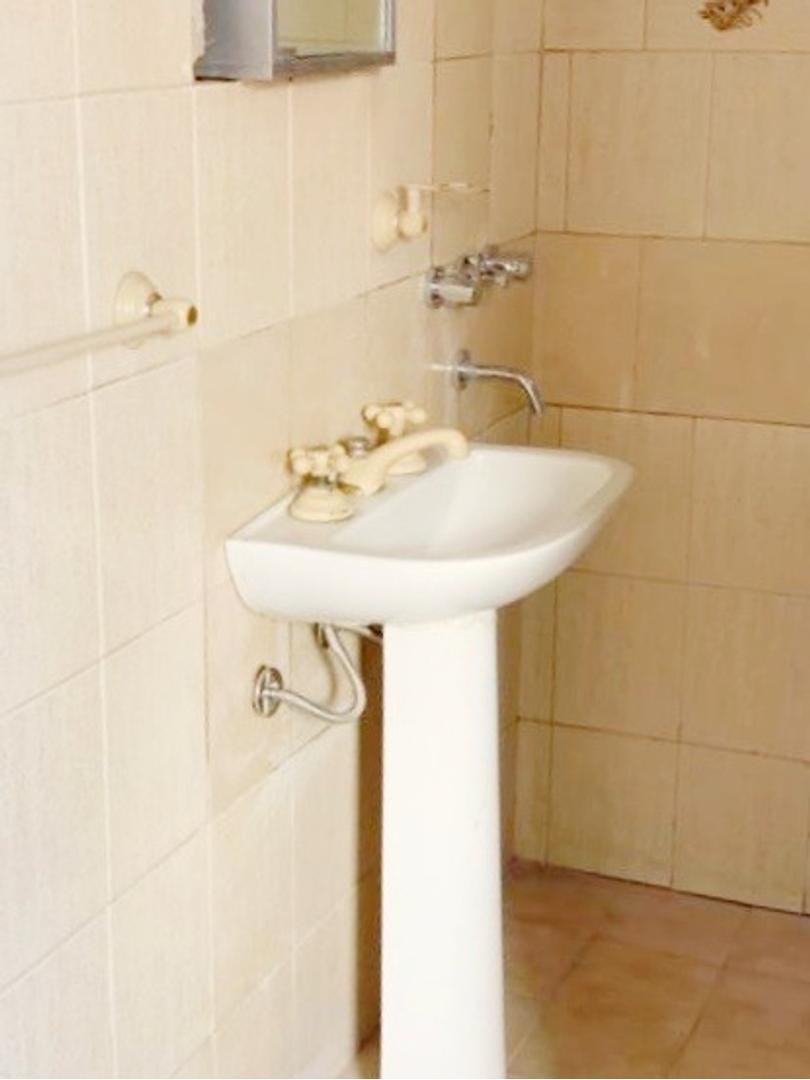 Casa 3 ambientes con 2 baños