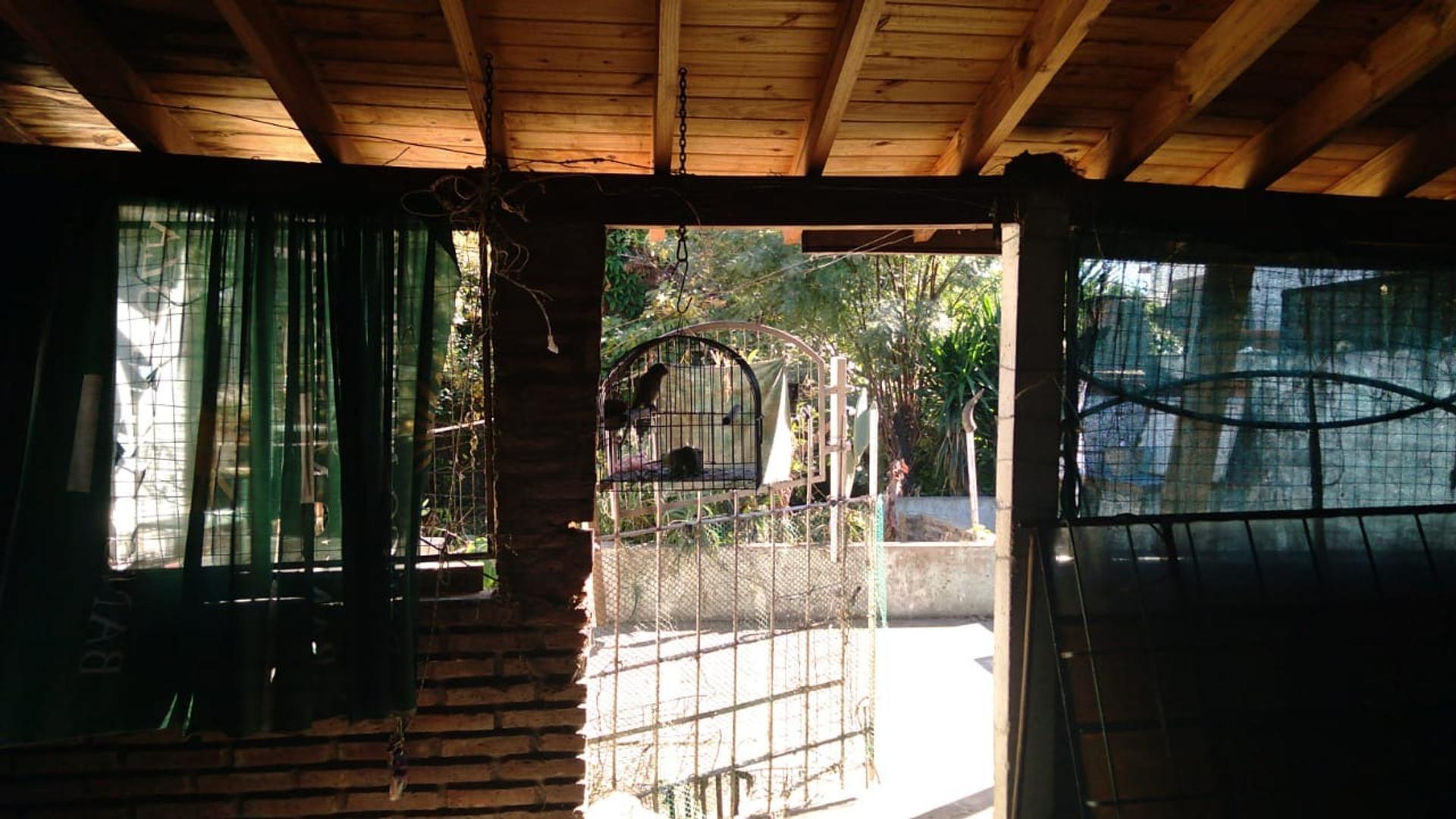 Casa 3 ambientes con 1 baño