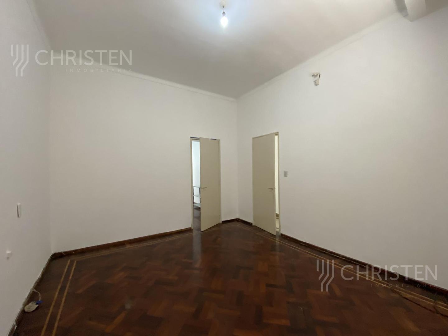 Casa 5 ambientes con 1 baño