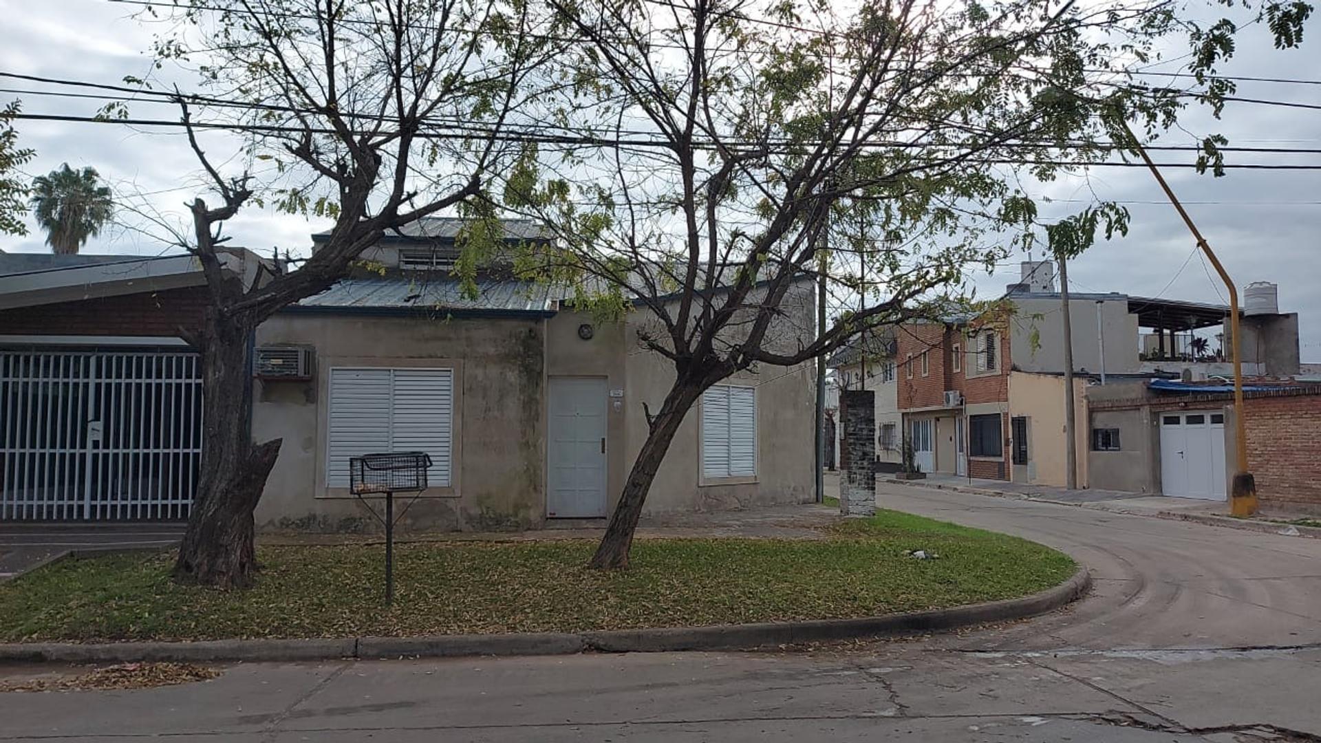 CASA EN VENTA - GUADALUPE OESTE- SANTA FE