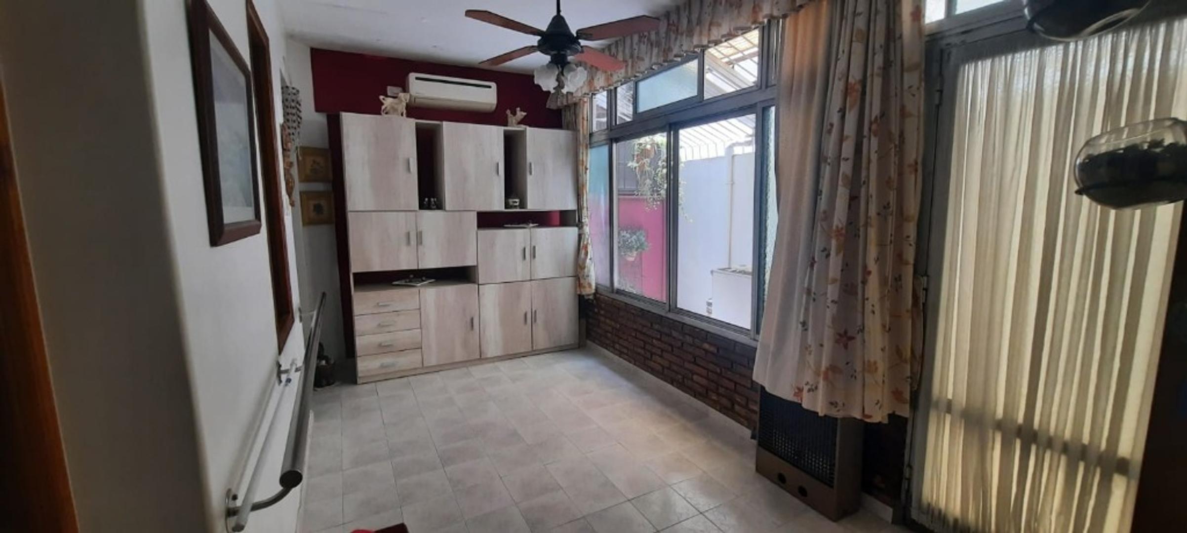 Depto Tipo Casa en Venta 40 años