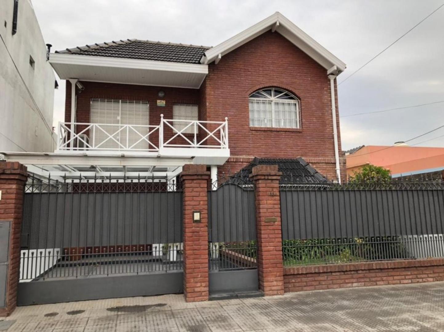 CASA EN VENTA EN IMPECABLE ESTADO