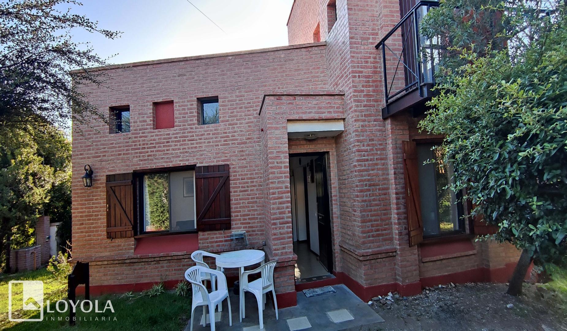 Casa 5 ambientes con 2 baños