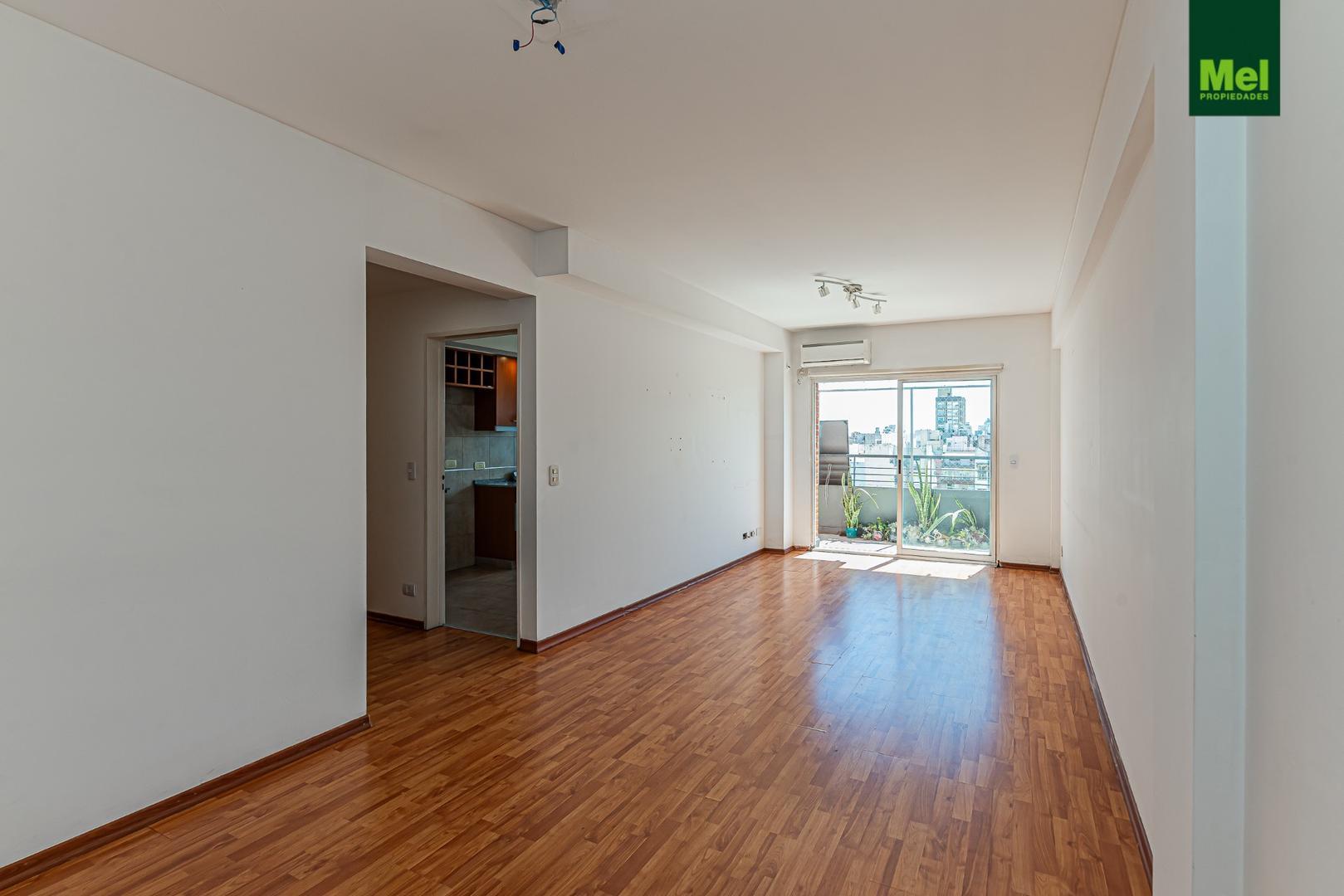 3 amb  venta, balcón, toilette,espacio guardacoche y baulera