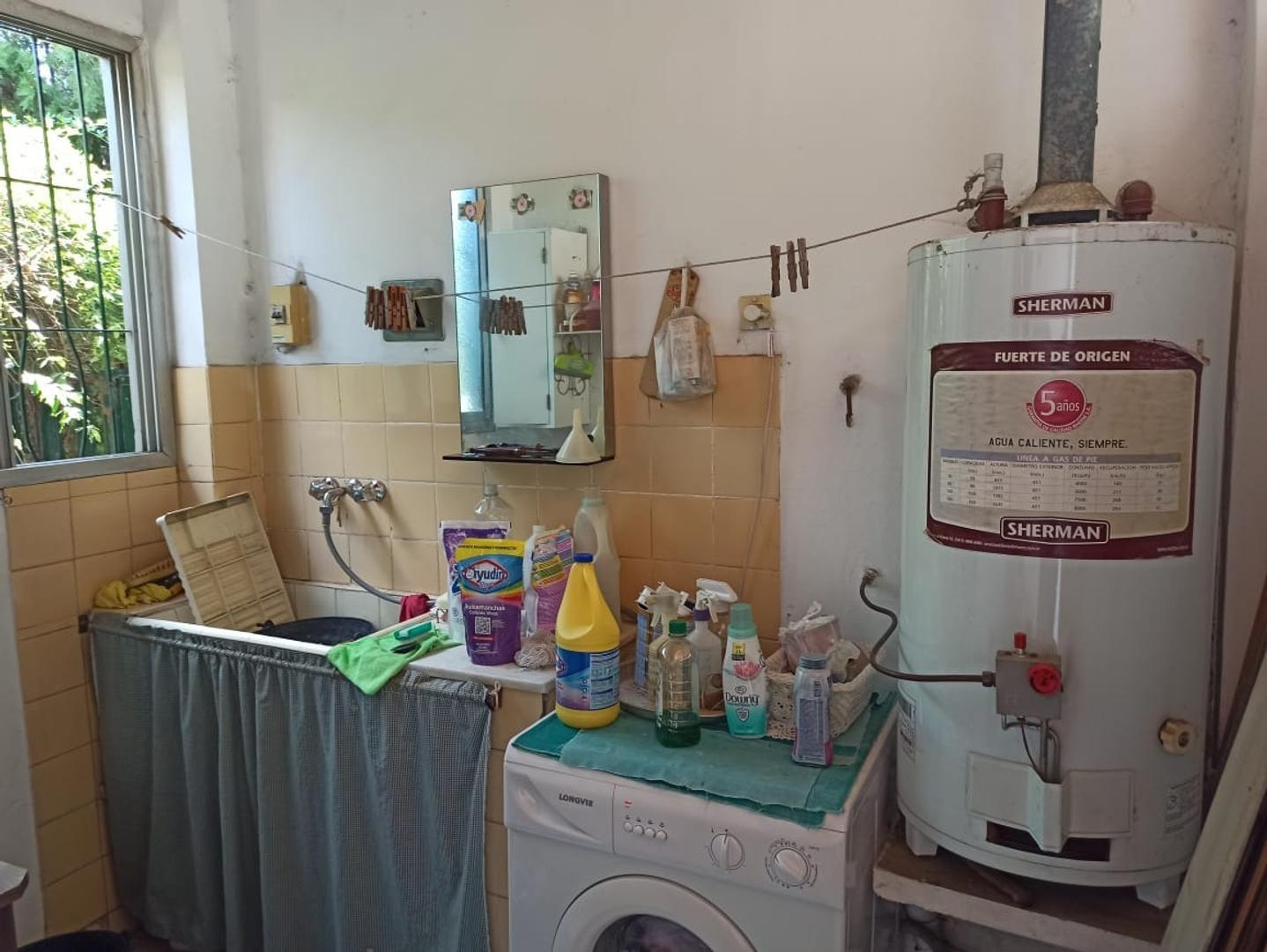 Casa 3 ambientes con 1 baño