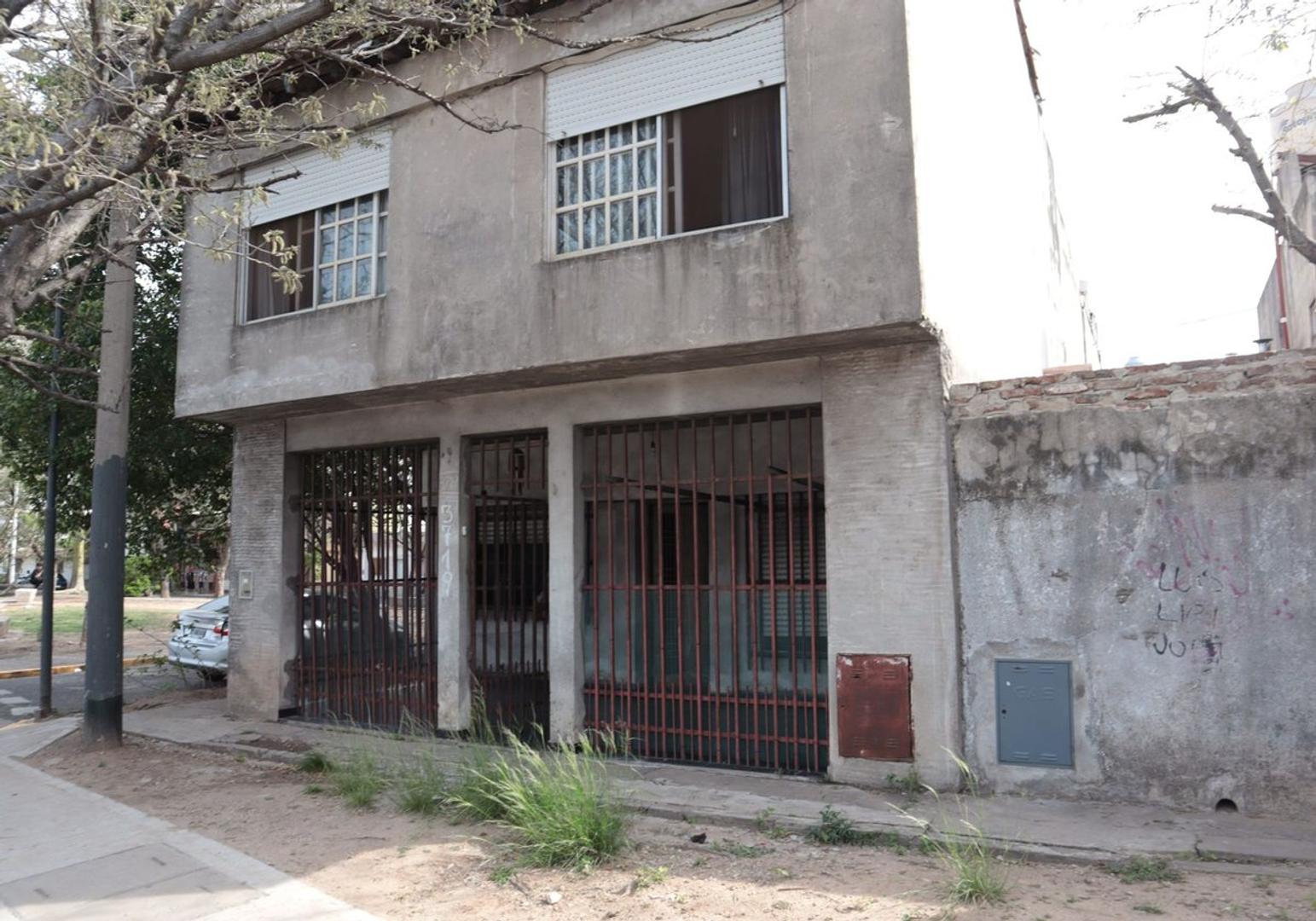 VENTA Casa MultiFAMILIAR dos Plantas 6 Amb