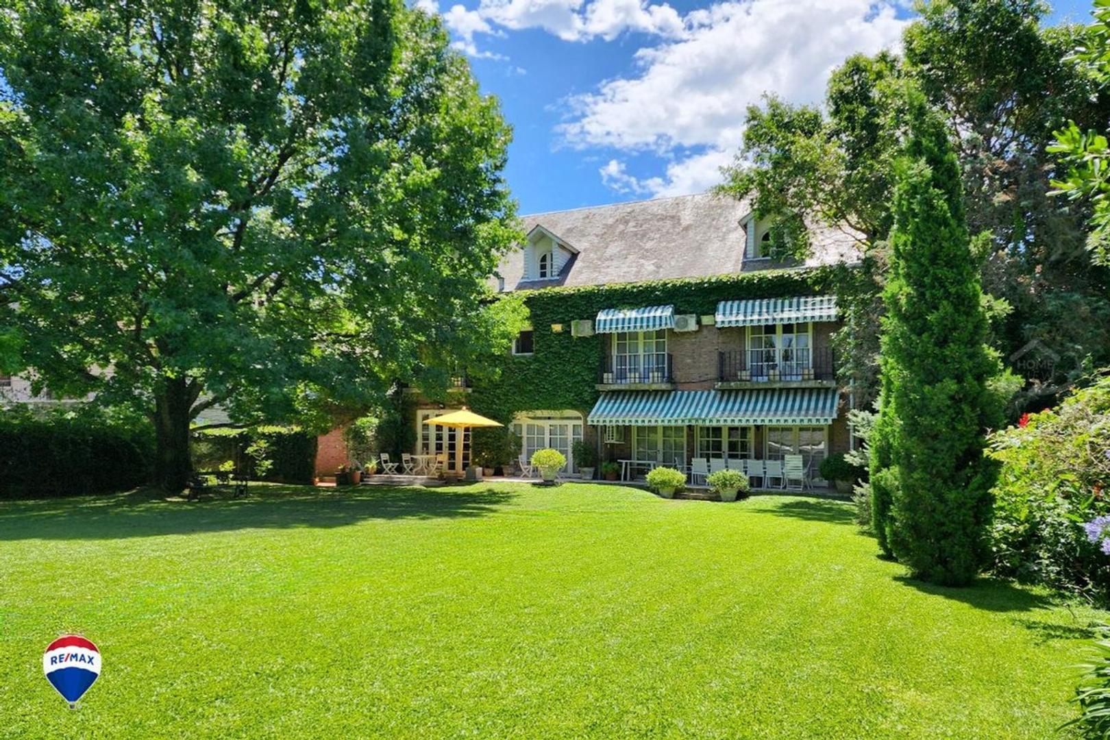 VENTA CASA LA LUCILA /V. LOPEZ- 1669 MTS DE JARDIN