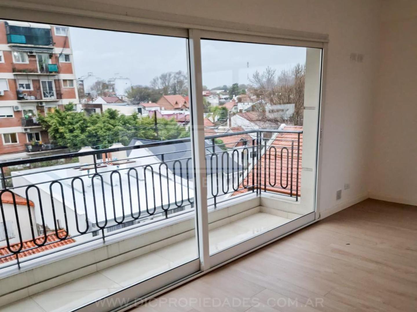 AV.  Maipu al 3100 , entre  Borges y Ramon Castro