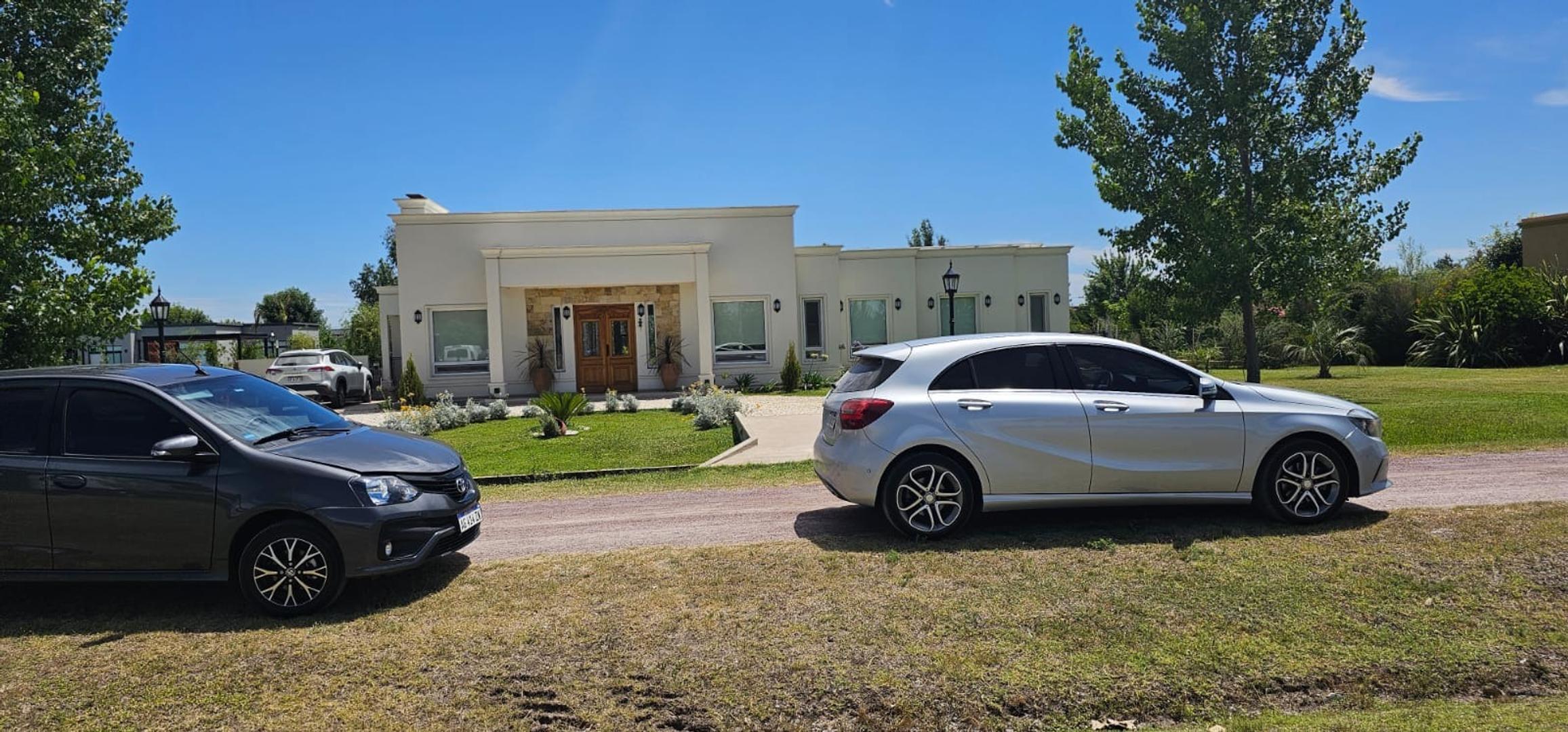 Avenida Juan Pablo || 1600