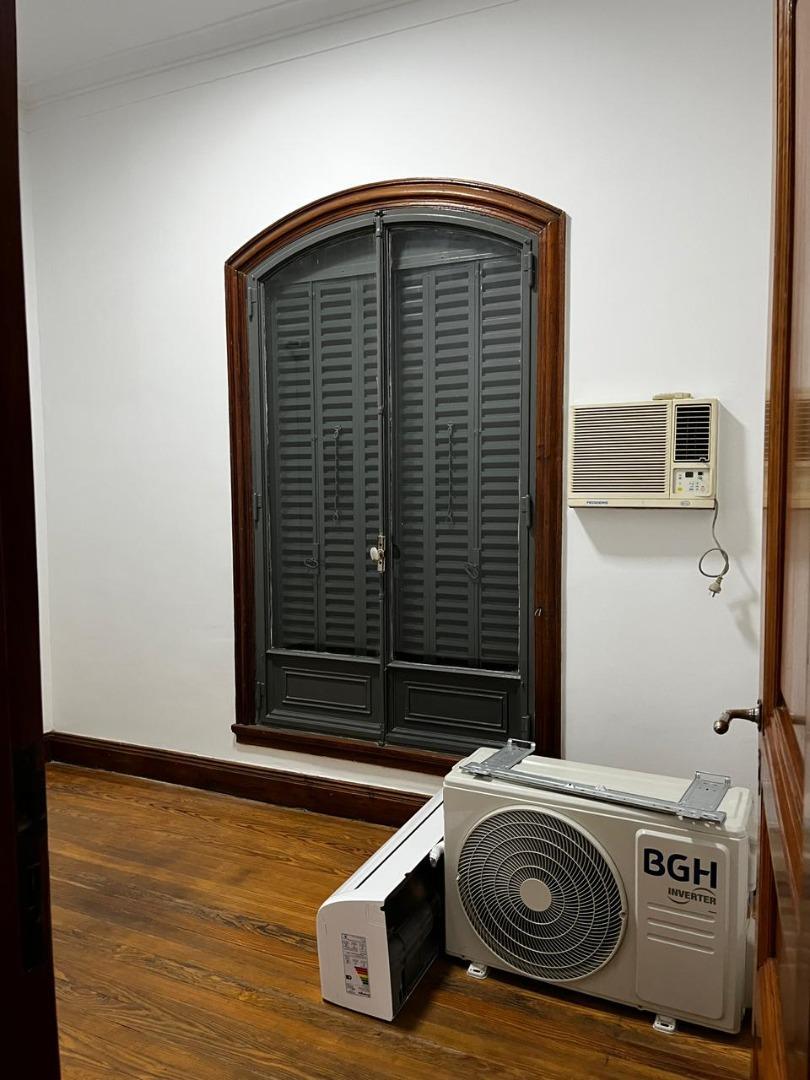 Oficina 4 ambientes con 1 baño