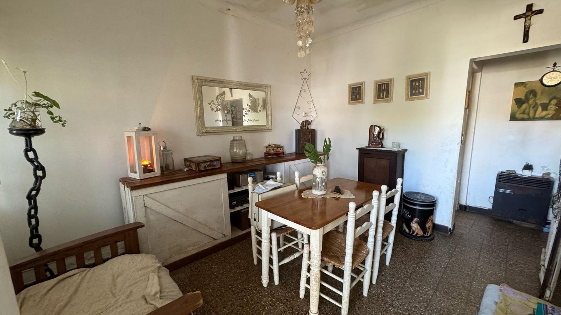 Casa 3 ambientes con 1 baño