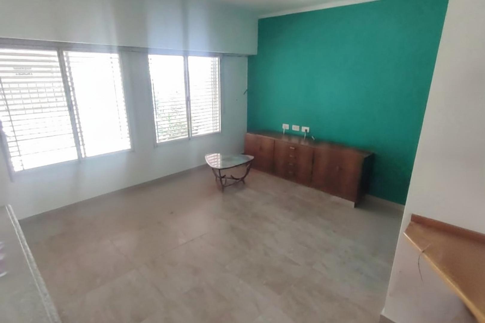 Casa en Venta en Moron Sur, USD 120.000