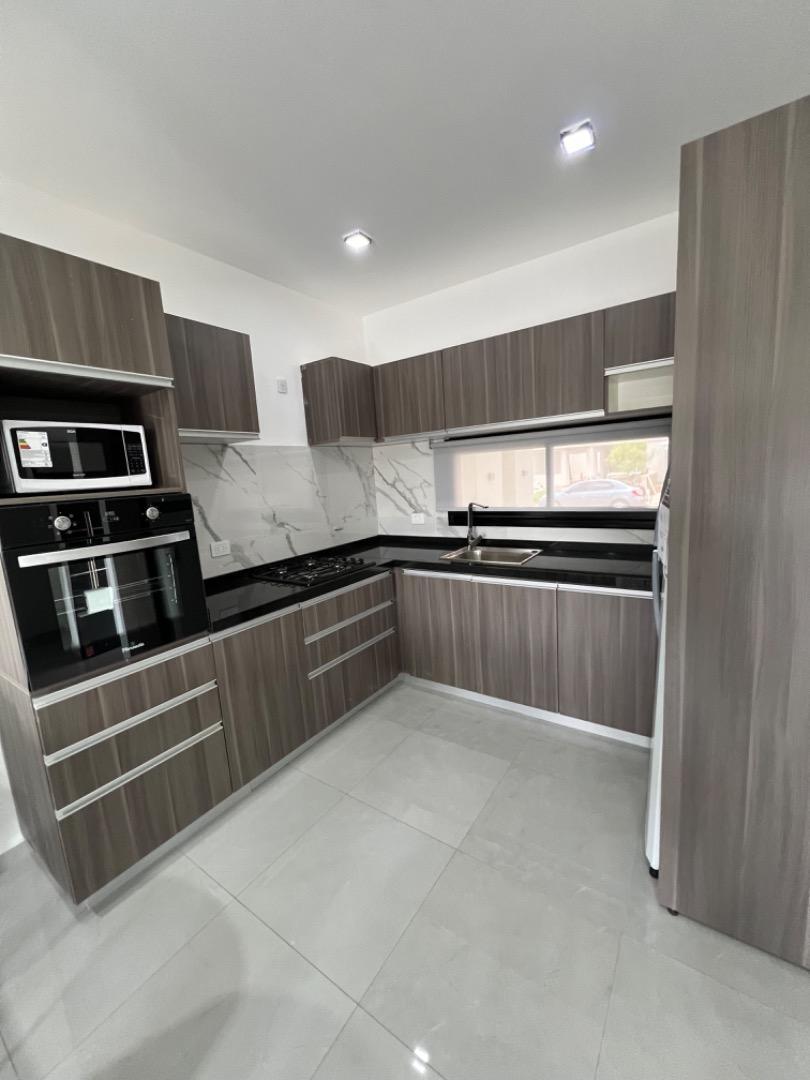 Casa en Alquiler Temporal con 1 cochera