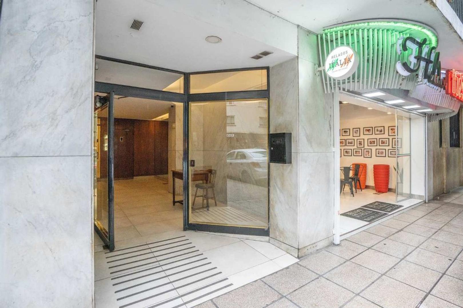 Venta Departamento con GRAN patio - Recoleta