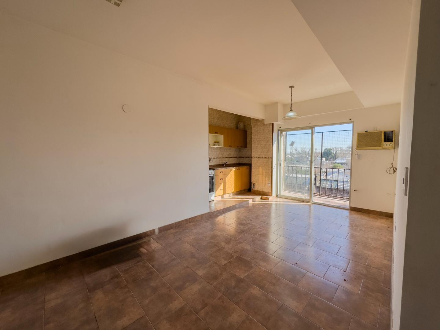 Avenida Rivadavia 16400 , Piso 3