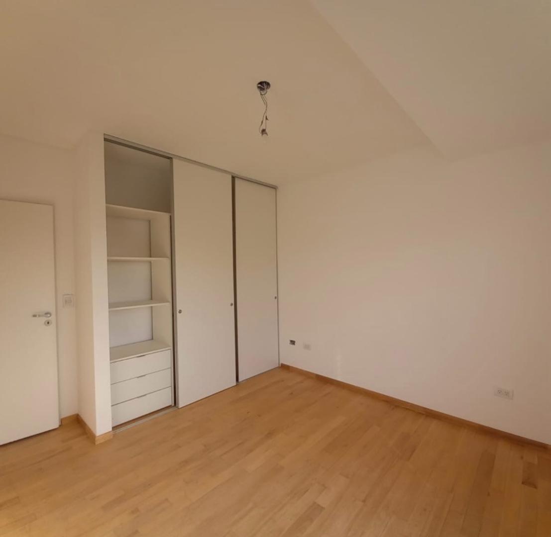 Depto Tipo Casa en Venta con 1 cocheras