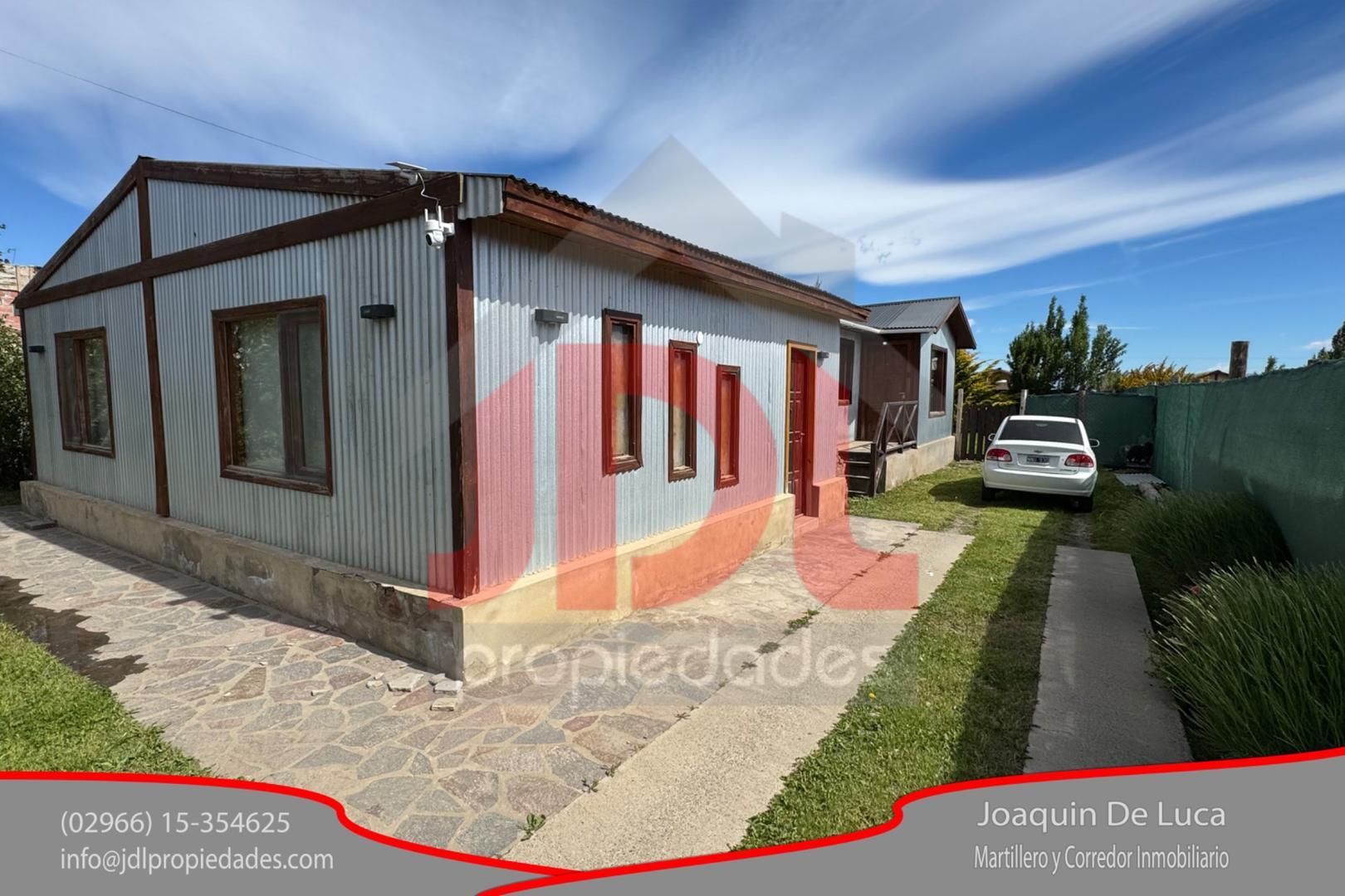 Casa en Venta con 2 cocheras