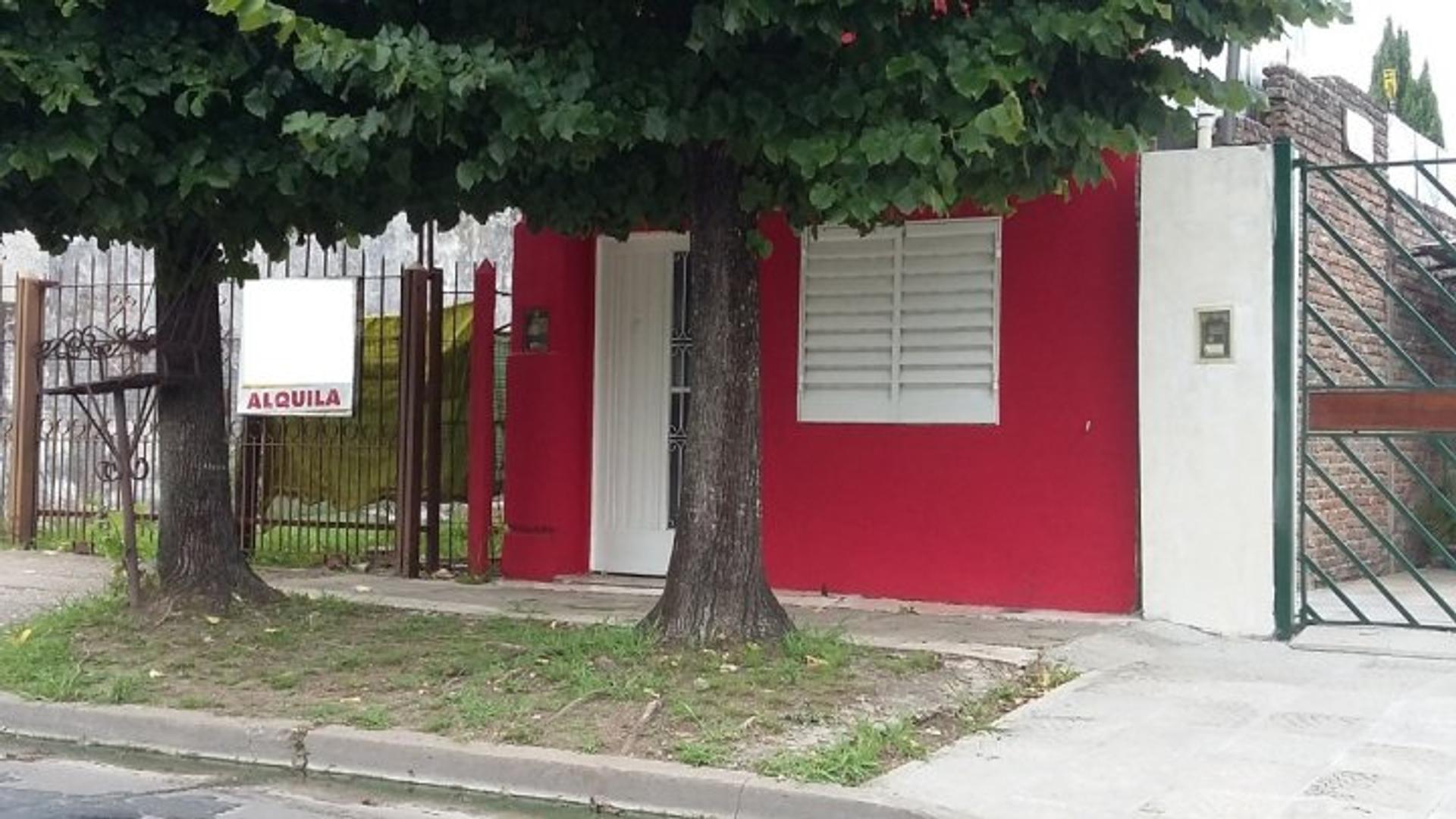 Ituzaingo Casa 4 Ambientes Mas Depto 2 Ambientes (ideal Inversor)