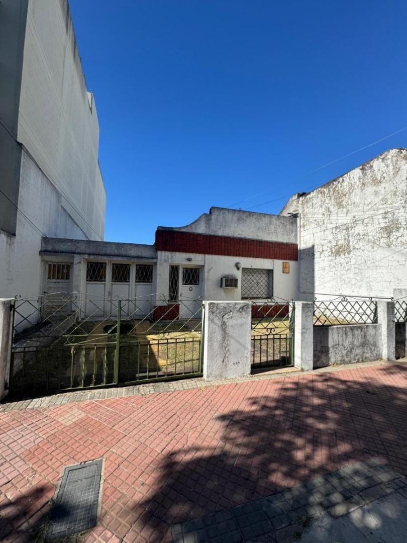 Casa de Corte Antiguo en Banfield