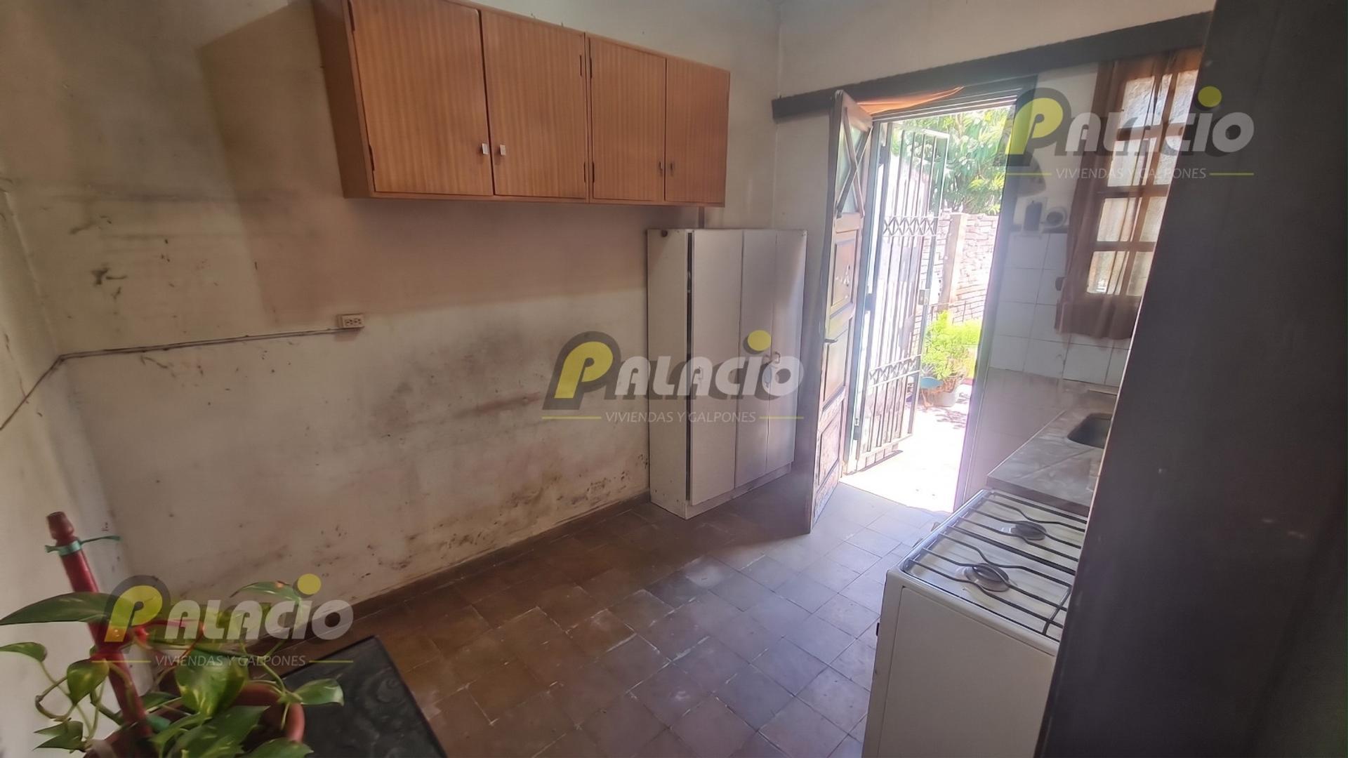 Casa en Venta con 3 cocheras