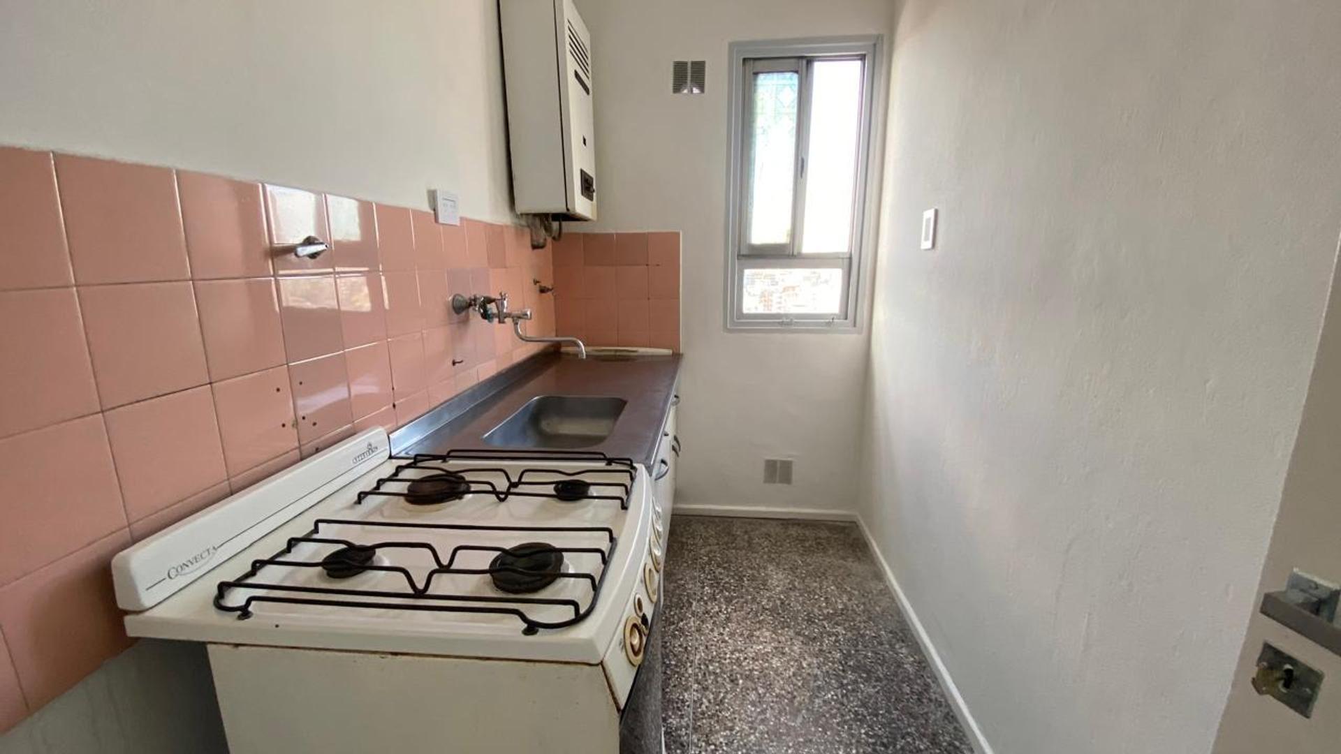 Emilio Mitre 400, Piso 16