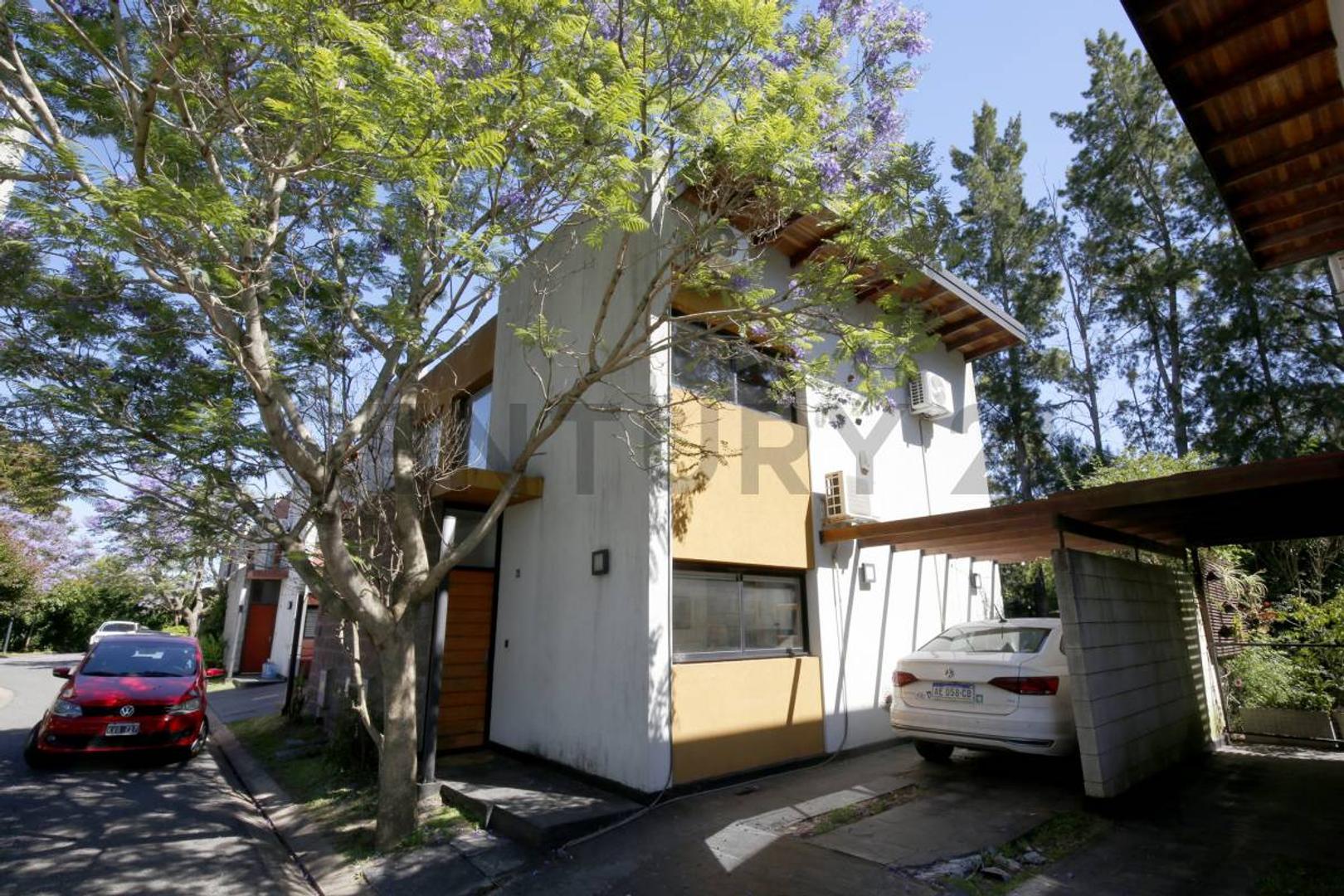 CASA TIPO DUPLEX EN COMPLEJO CERRADO  EN GONNET EN COMPLEJO CERRADO