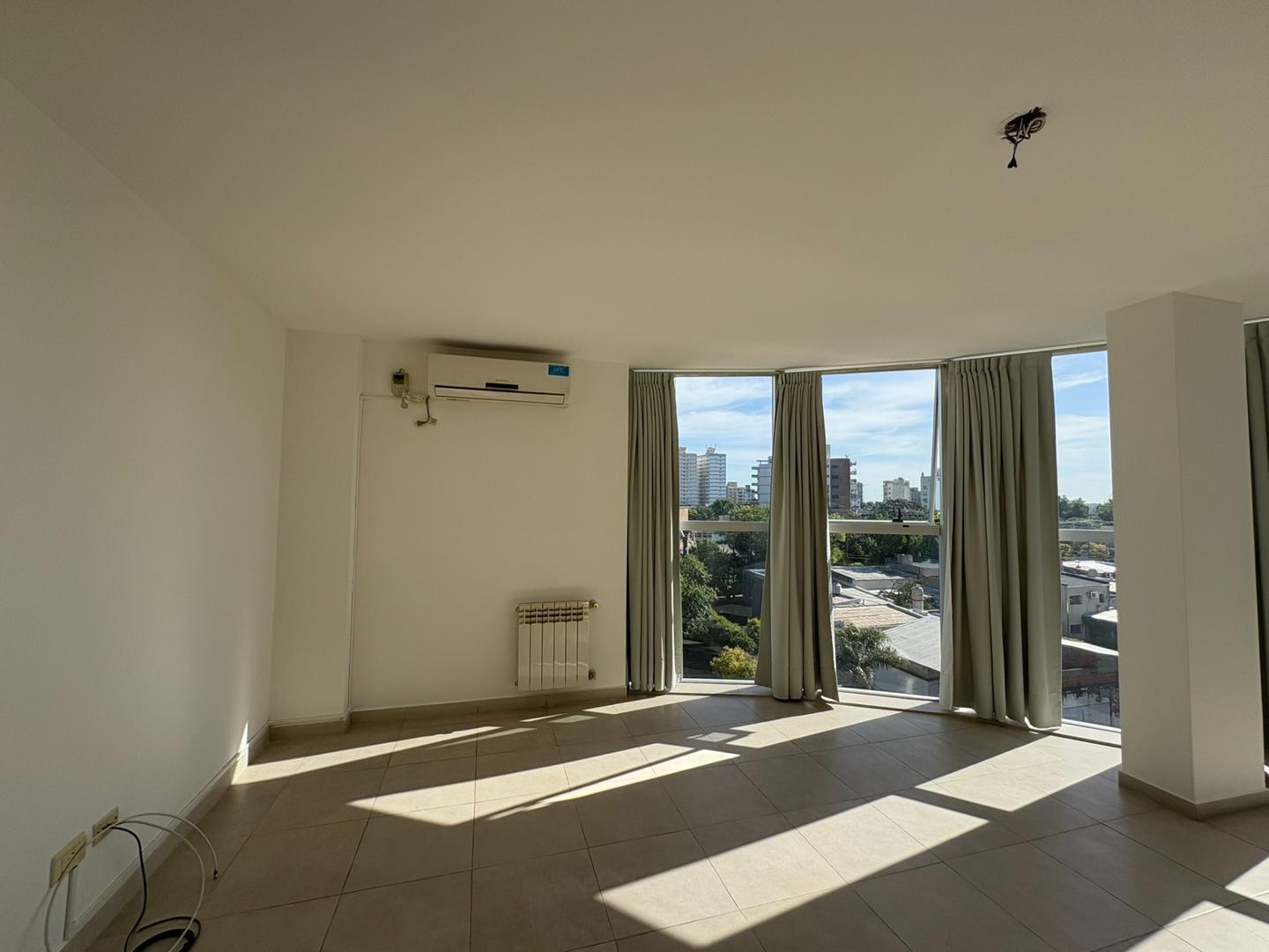 Departamento en Alquiler con 1 cocheras