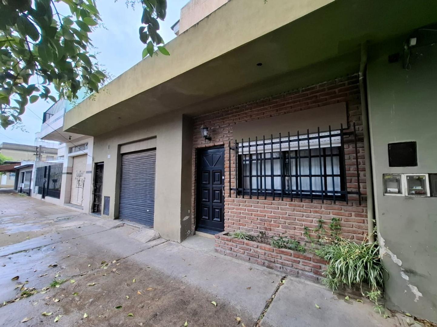 VENTA PARA DOS FAMILIAS Y LOCAL 10 X 31 LINDA UBICACION